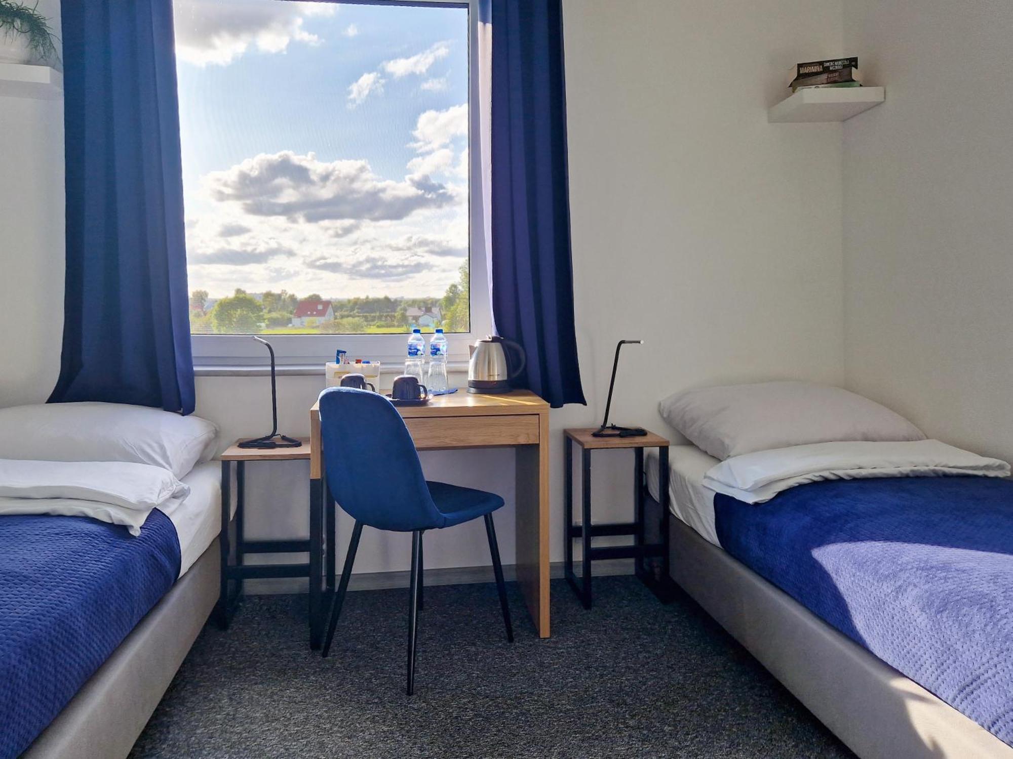 Mile Gdansk Airport & Parking Dlugoterminowy Bed and Breakfast Buitenkant foto