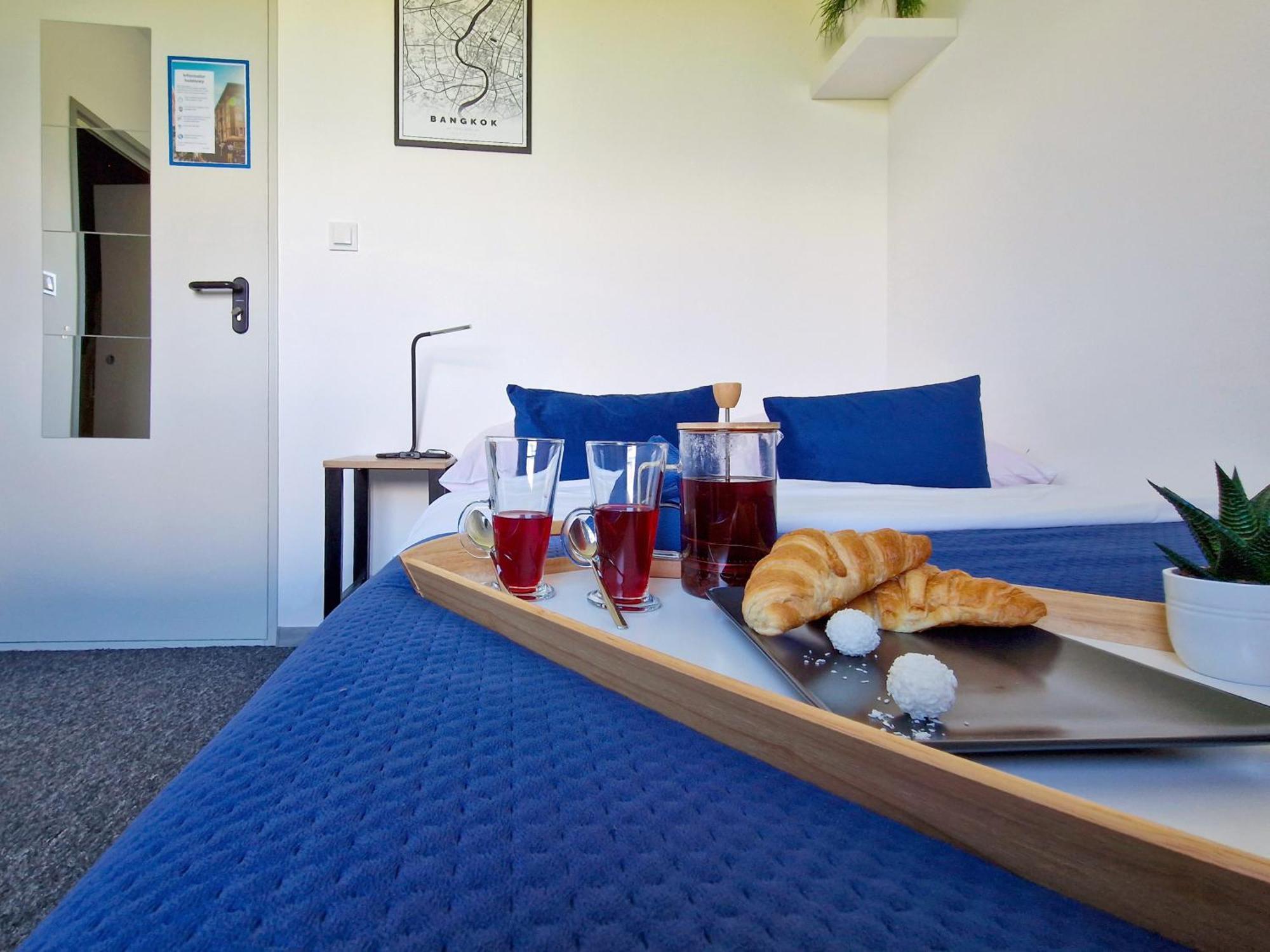 Mile Gdansk Airport & Parking Dlugoterminowy Bed and Breakfast Buitenkant foto